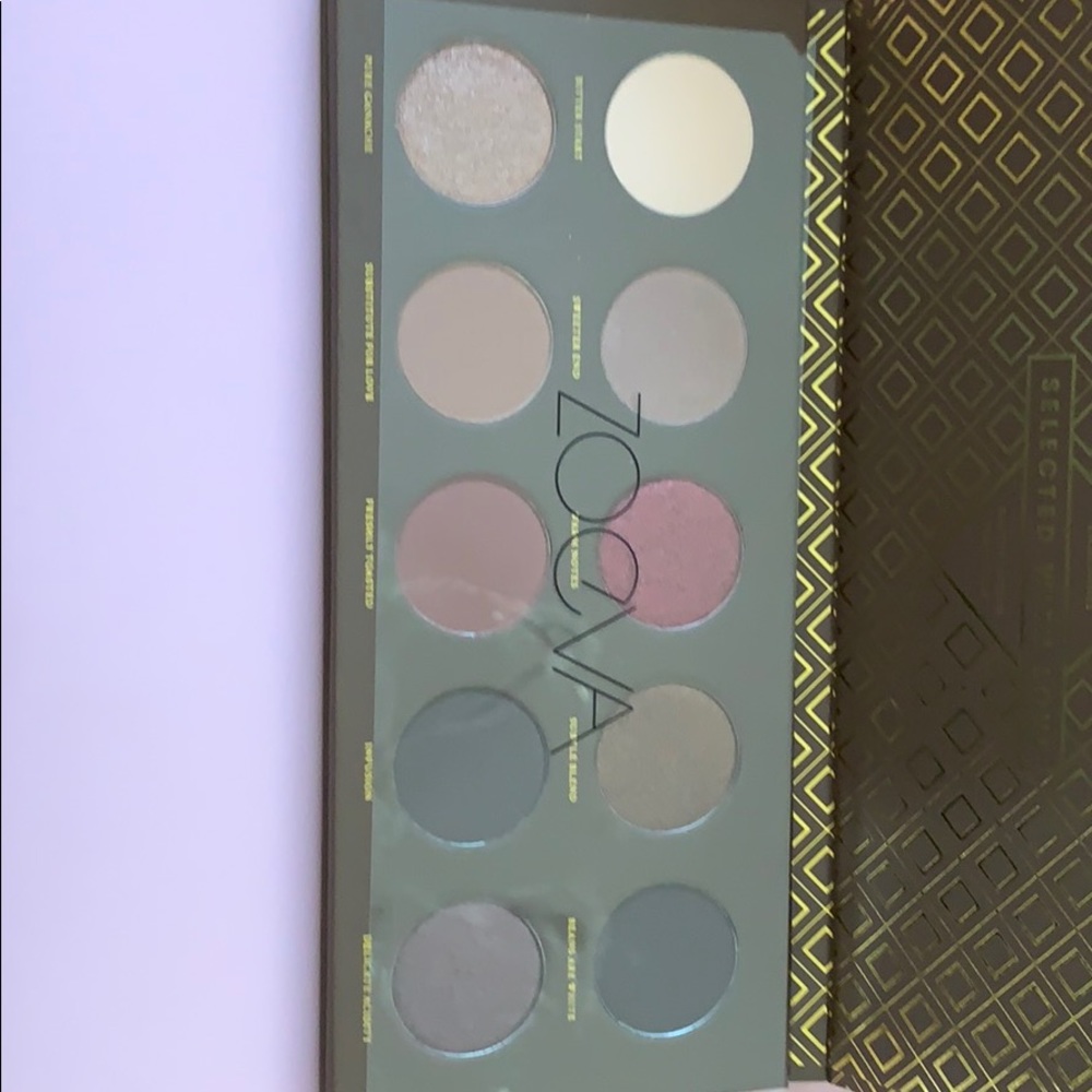 Zoeva Eye shadow palette